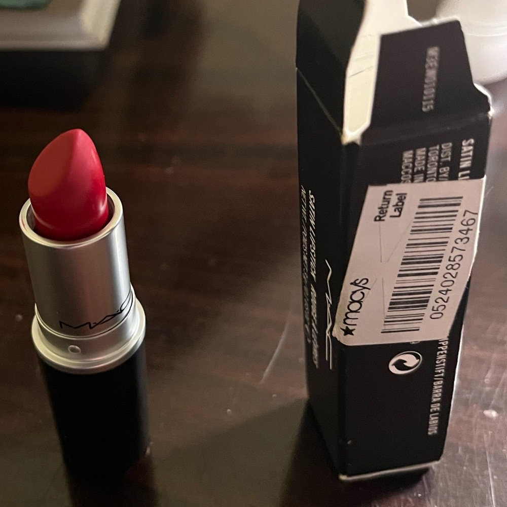 MAC LIPSTICK Rouge A Levres
